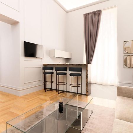 Limehome Lecce Palazzo Bn Zewnętrze zdjęcie