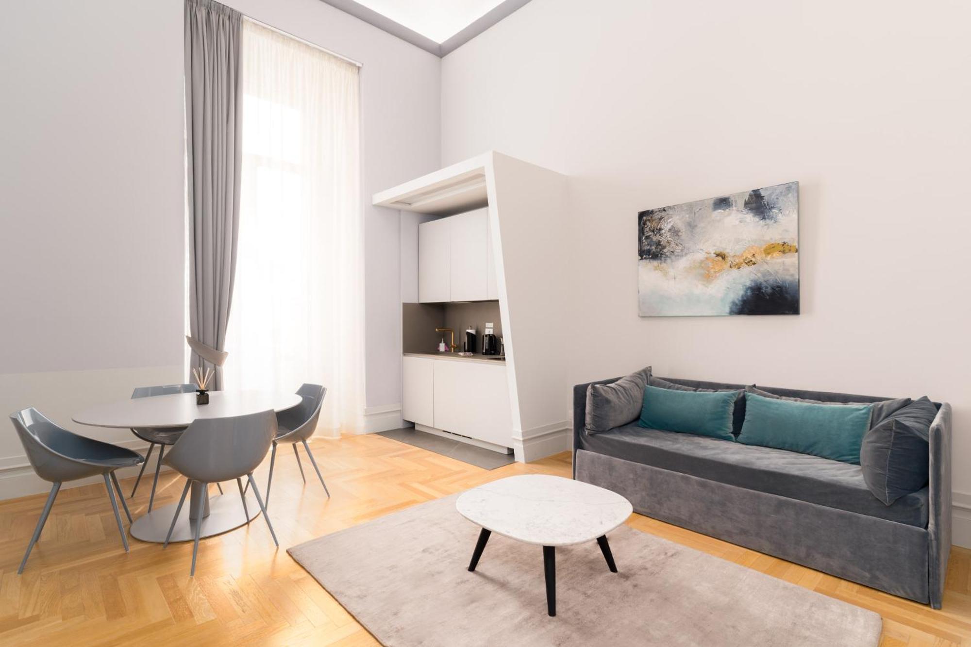Limehome Lecce Palazzo Bn Zewnętrze zdjęcie