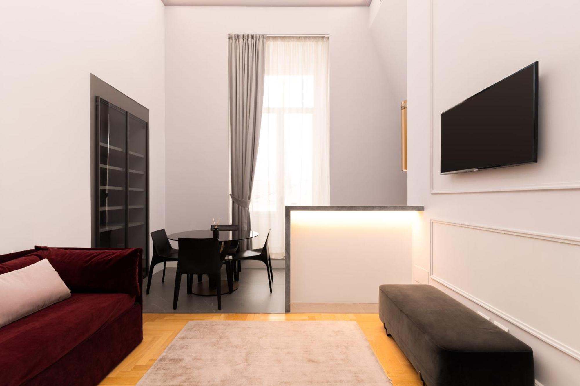 Limehome Lecce Palazzo Bn Zewnętrze zdjęcie