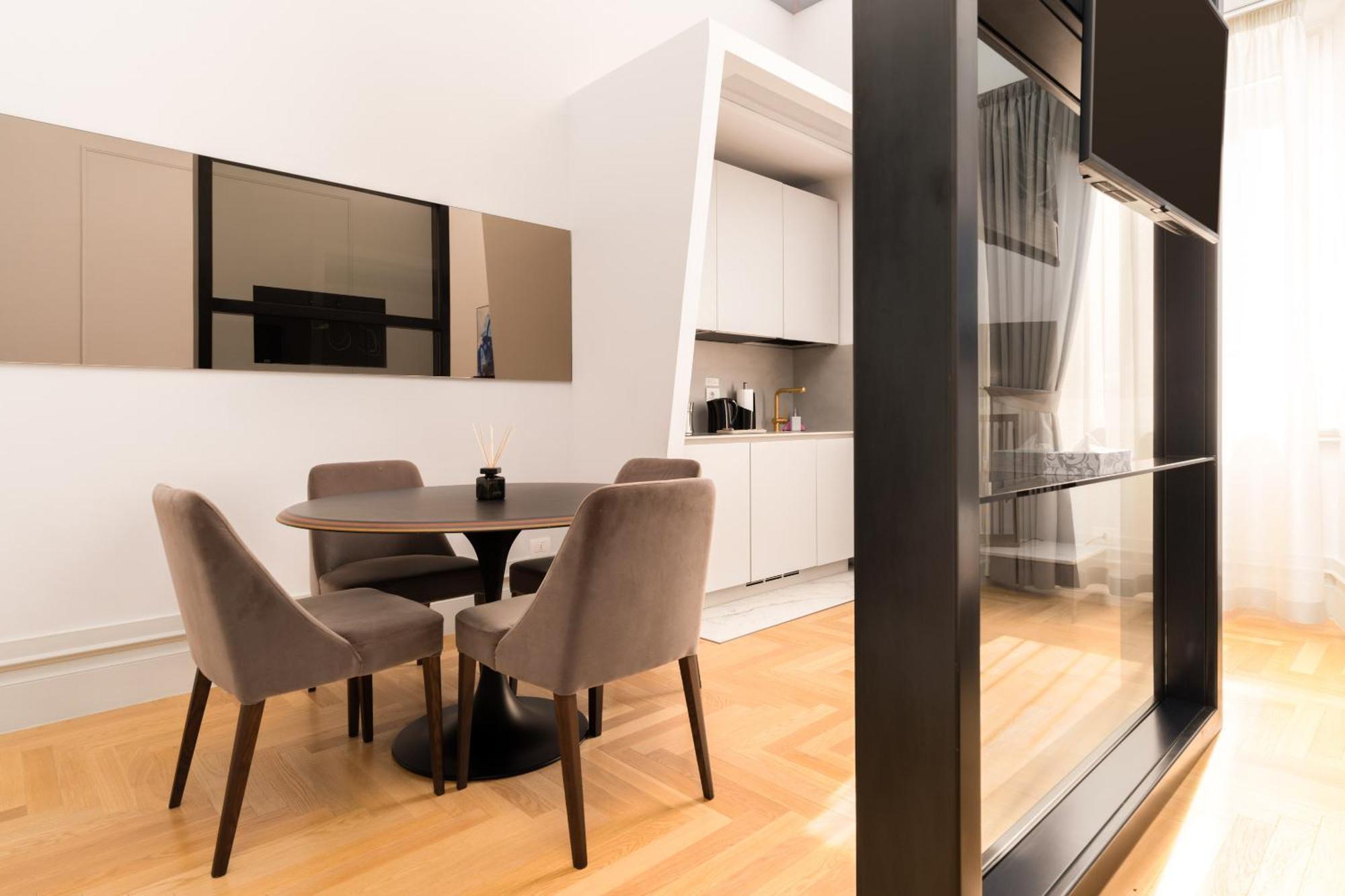 Limehome Lecce Palazzo Bn Zewnętrze zdjęcie